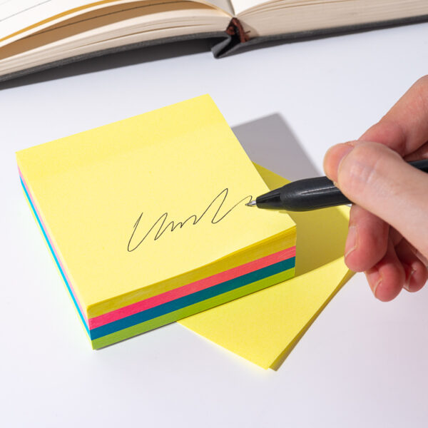 Expandable Self-Adhesive Memo Pads - Reusable Message Notes